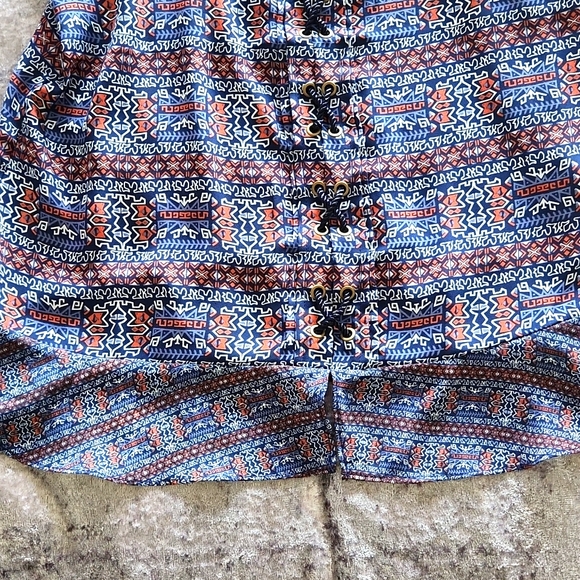 Reitmans size M tank top with ruffle - Picture 5 of 5